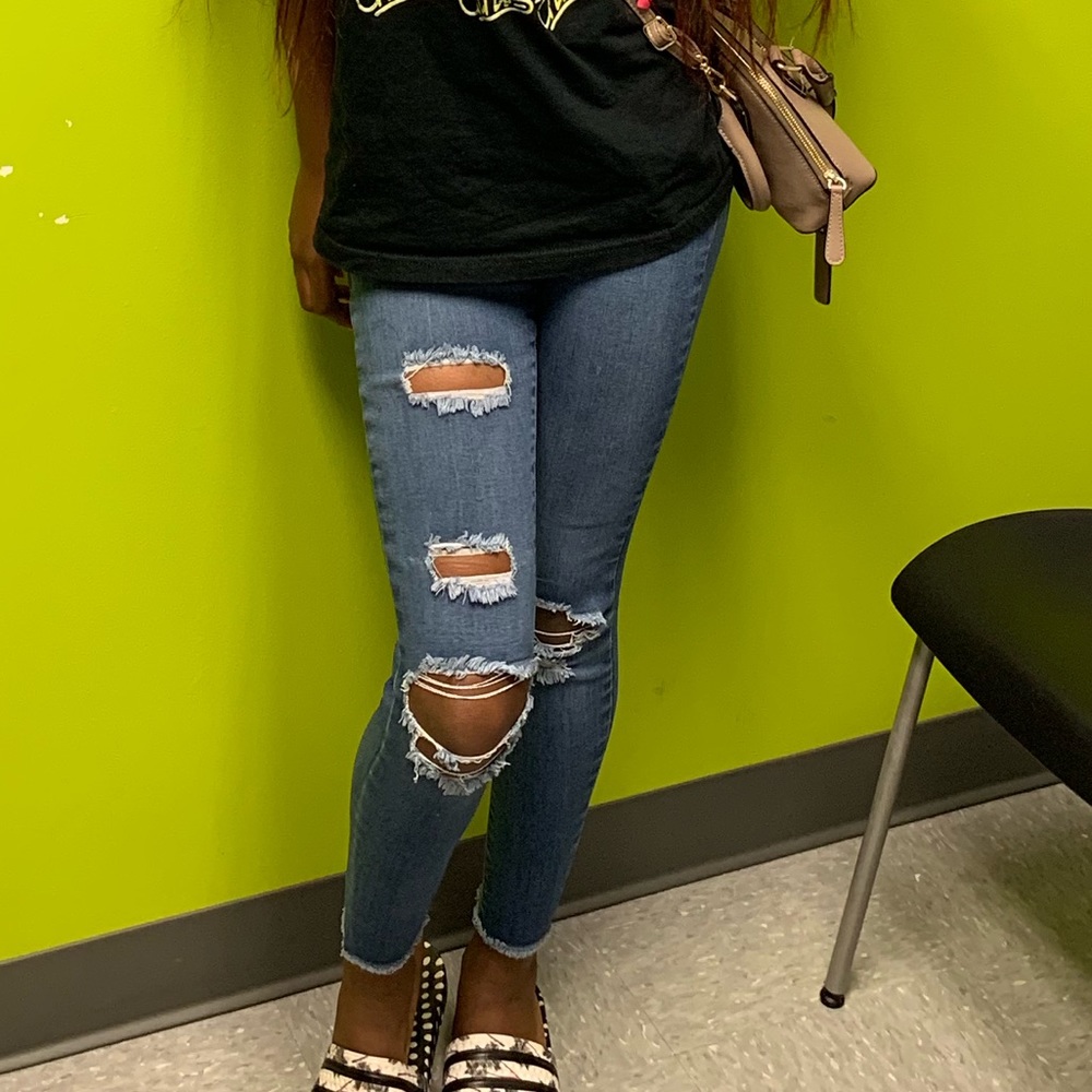 Cute Fashion Nova Jeans- stretches